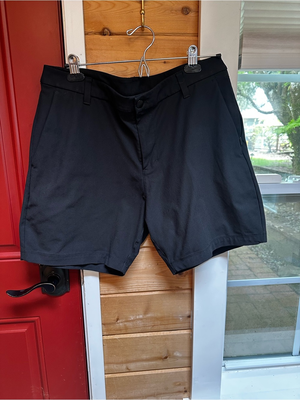 Lululemon Men's Black Athletic Shorts Size 33